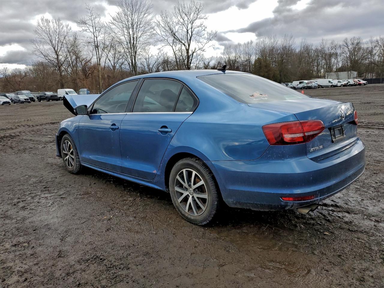 2017 VOLKSWAGEN JETTA SE photo 2