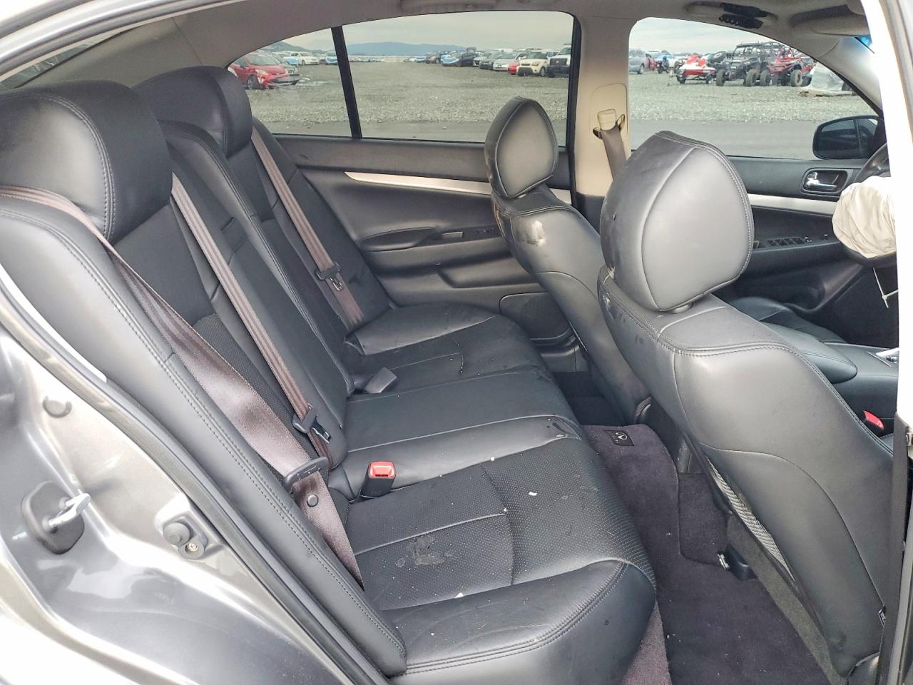 2013 INFINITI G37 BASE photo 10
