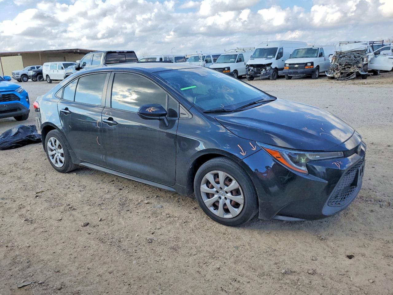 2021 TOYOTA COROLLA LE photo 4