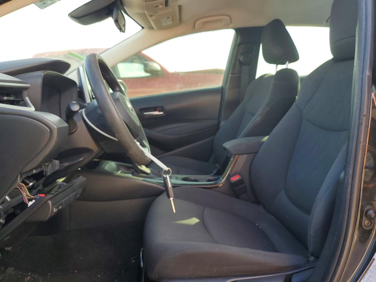2021 TOYOTA COROLLA LE photo 7