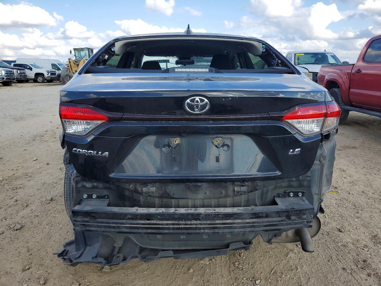 2021 TOYOTA COROLLA LE photo 6