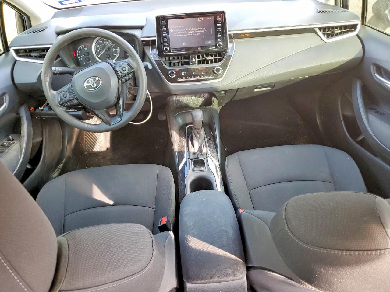 2021 TOYOTA COROLLA LE photo 8