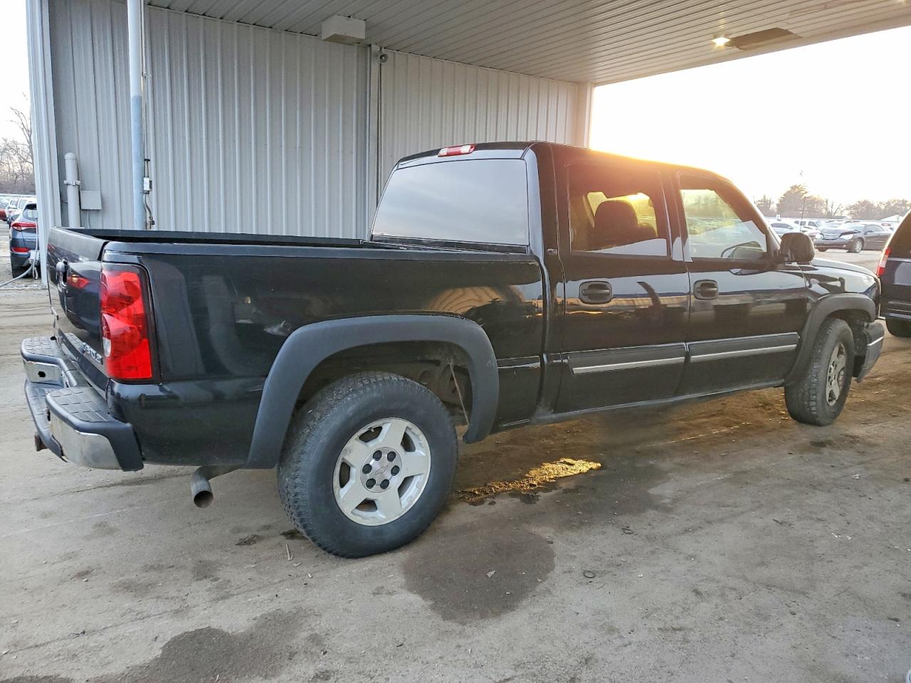 2005 CHEVROLET SILVERADO C1500 photo 3