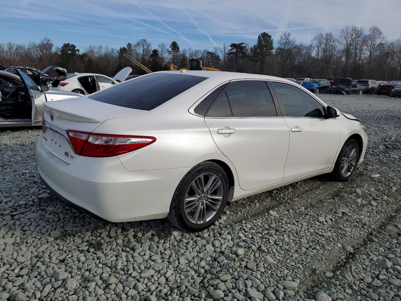 2015 TOYOTA CAMRY HYBRID photo 3