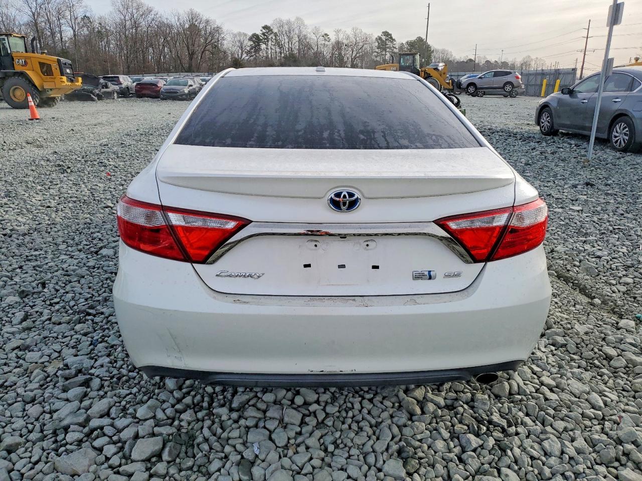 2015 TOYOTA CAMRY HYBRID photo 6