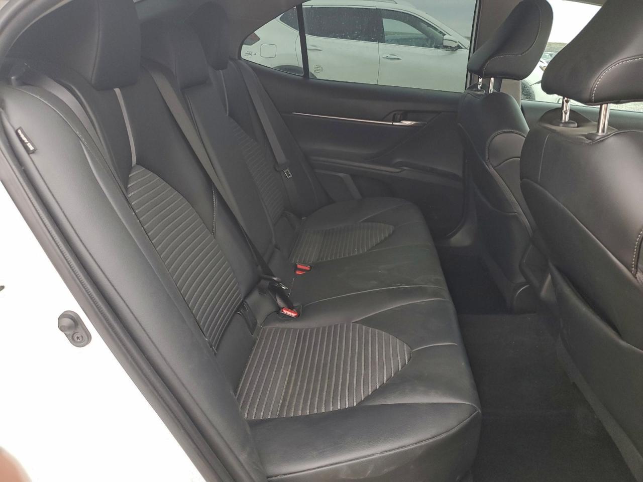 2020 TOYOTA CAMRY SE photo 10