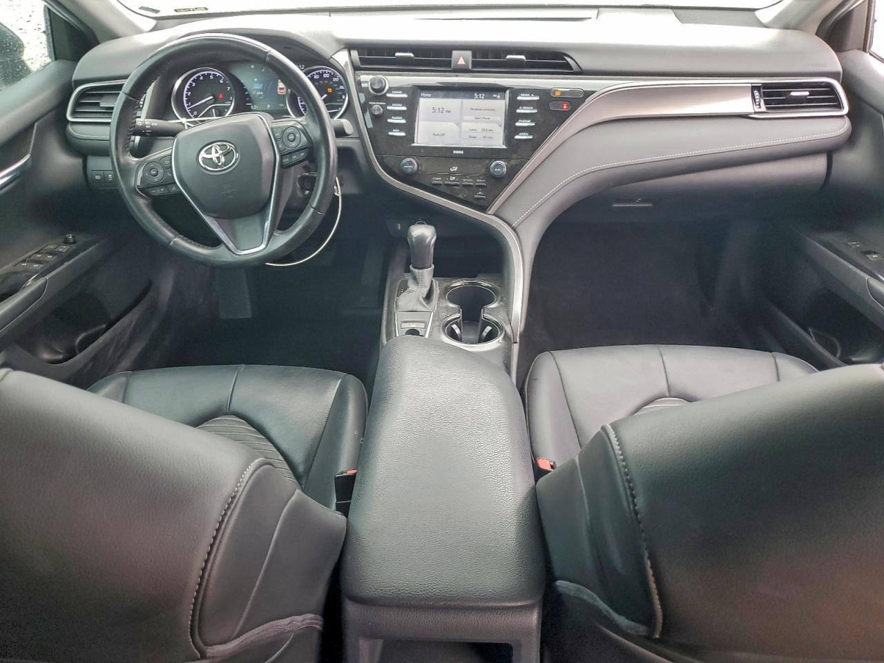 2020 TOYOTA CAMRY SE photo 8