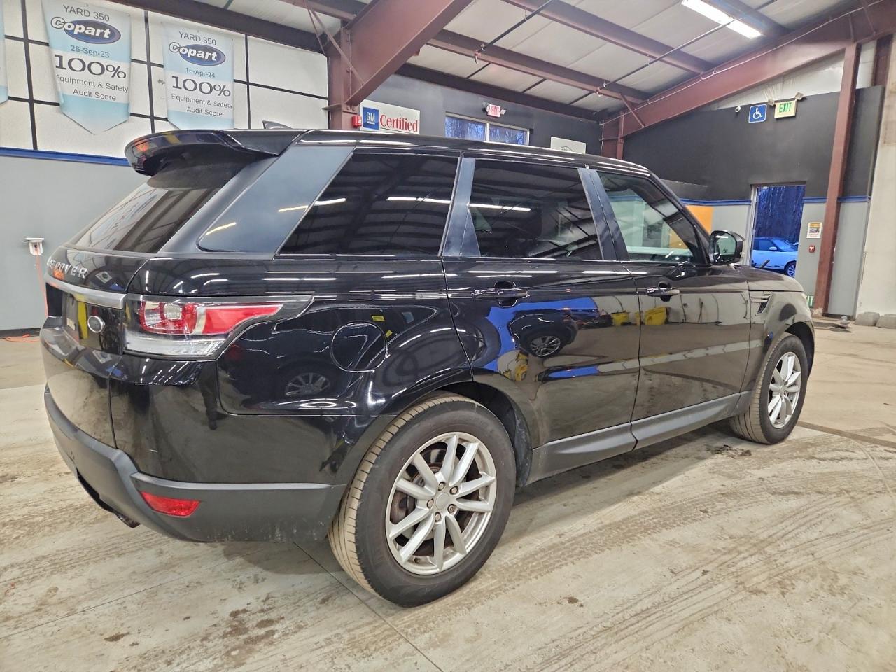 2017 LAND ROVER RANGE ROVER SPORT SE photo 3
