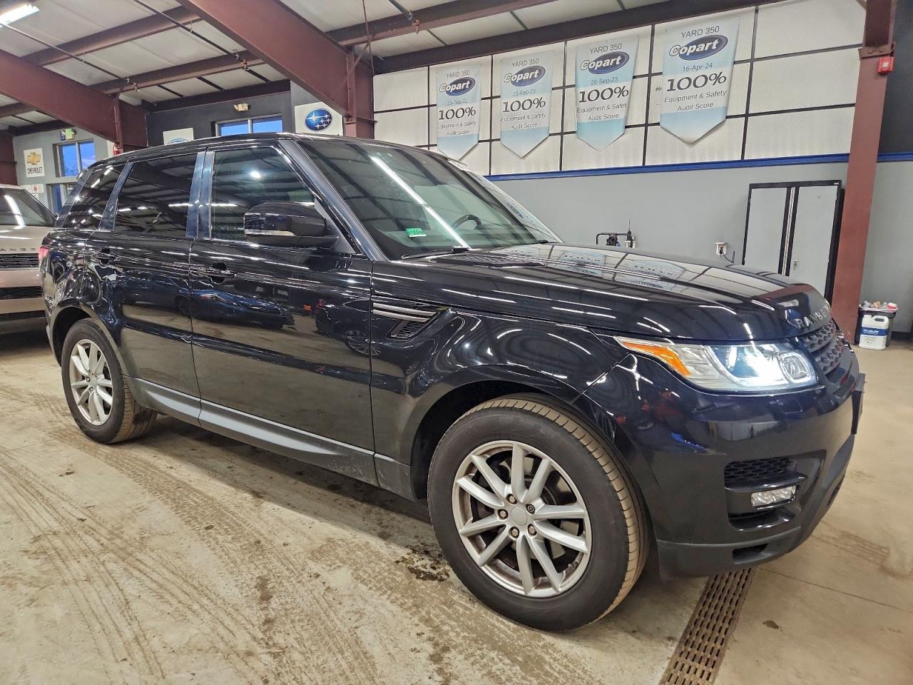 2017 LAND ROVER RANGE ROVER SPORT SE photo 4