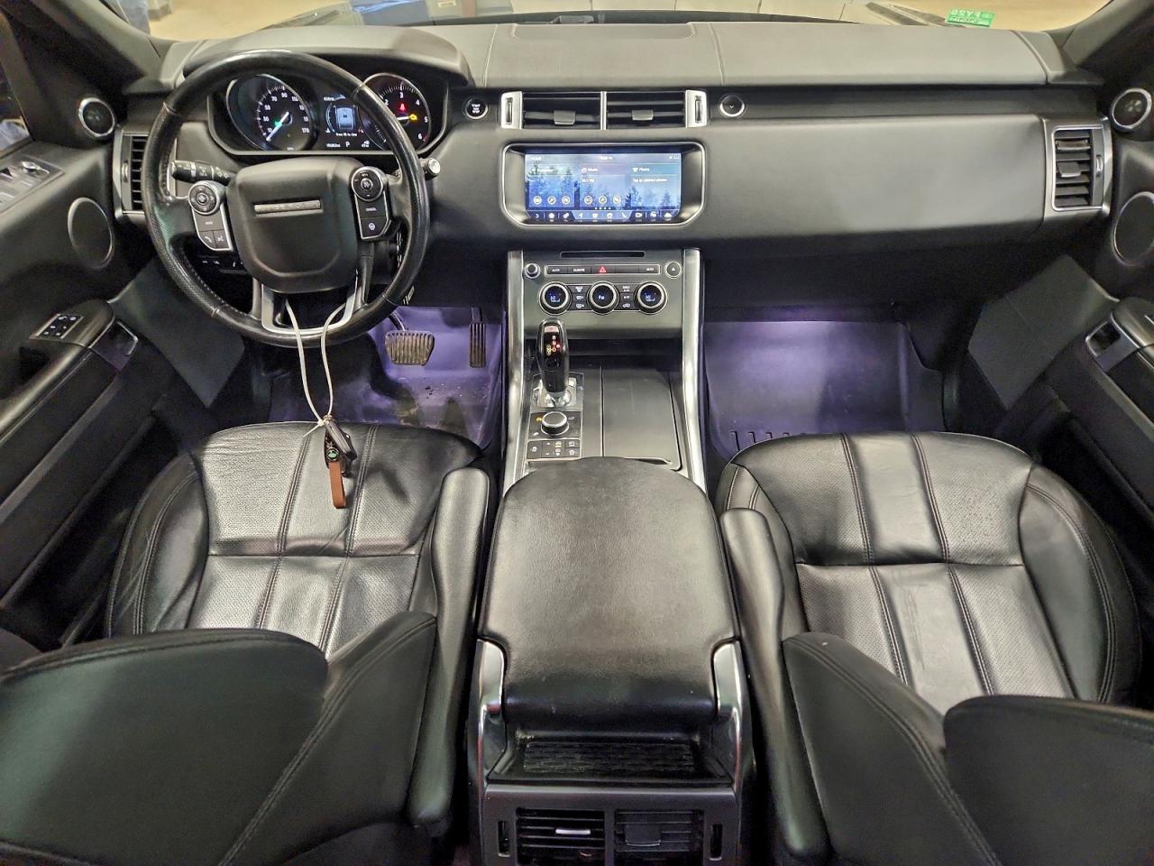 2017 LAND ROVER RANGE ROVER SPORT SE photo 8