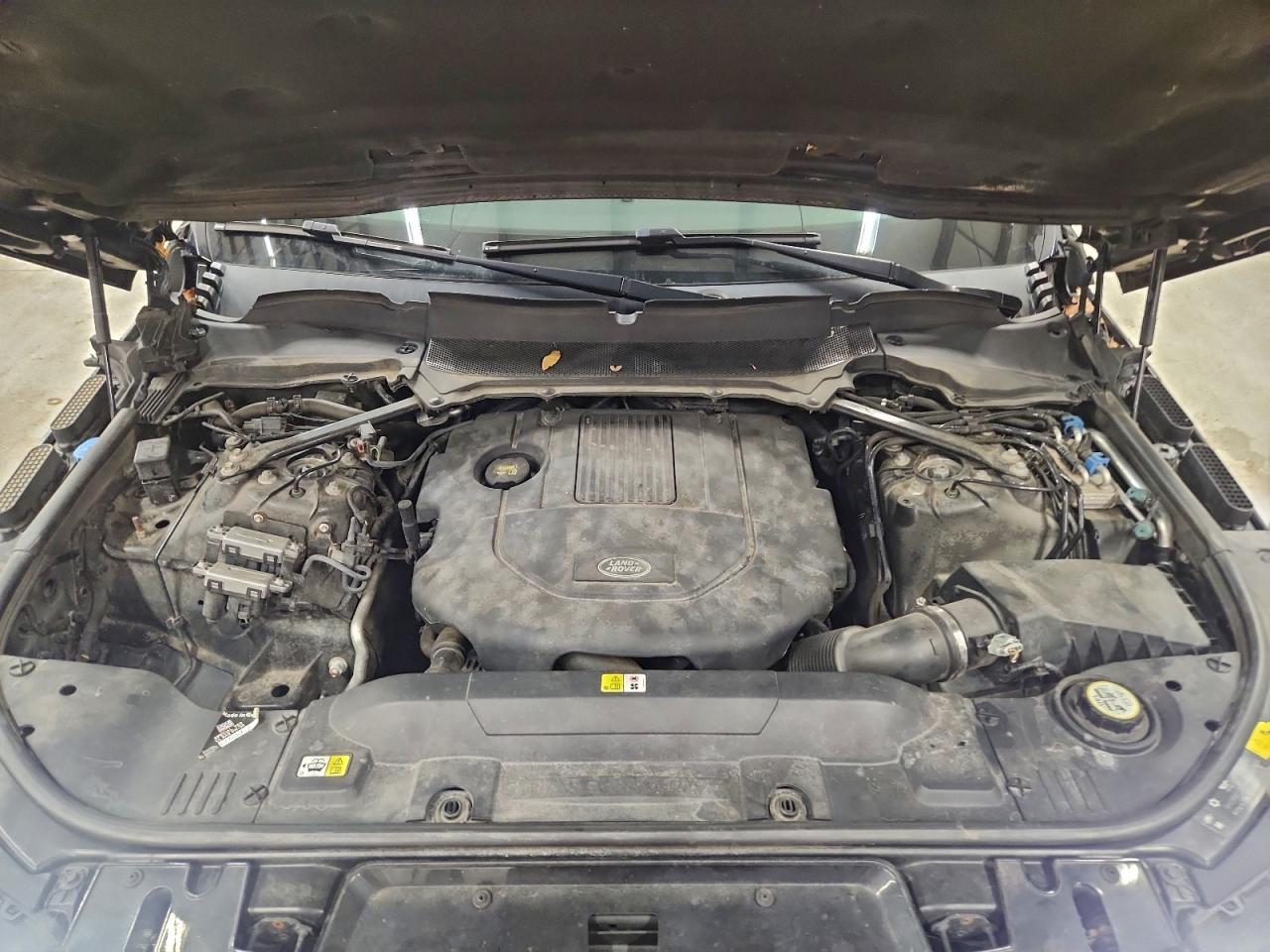2017 LAND ROVER RANGE ROVER SPORT SE photo 12