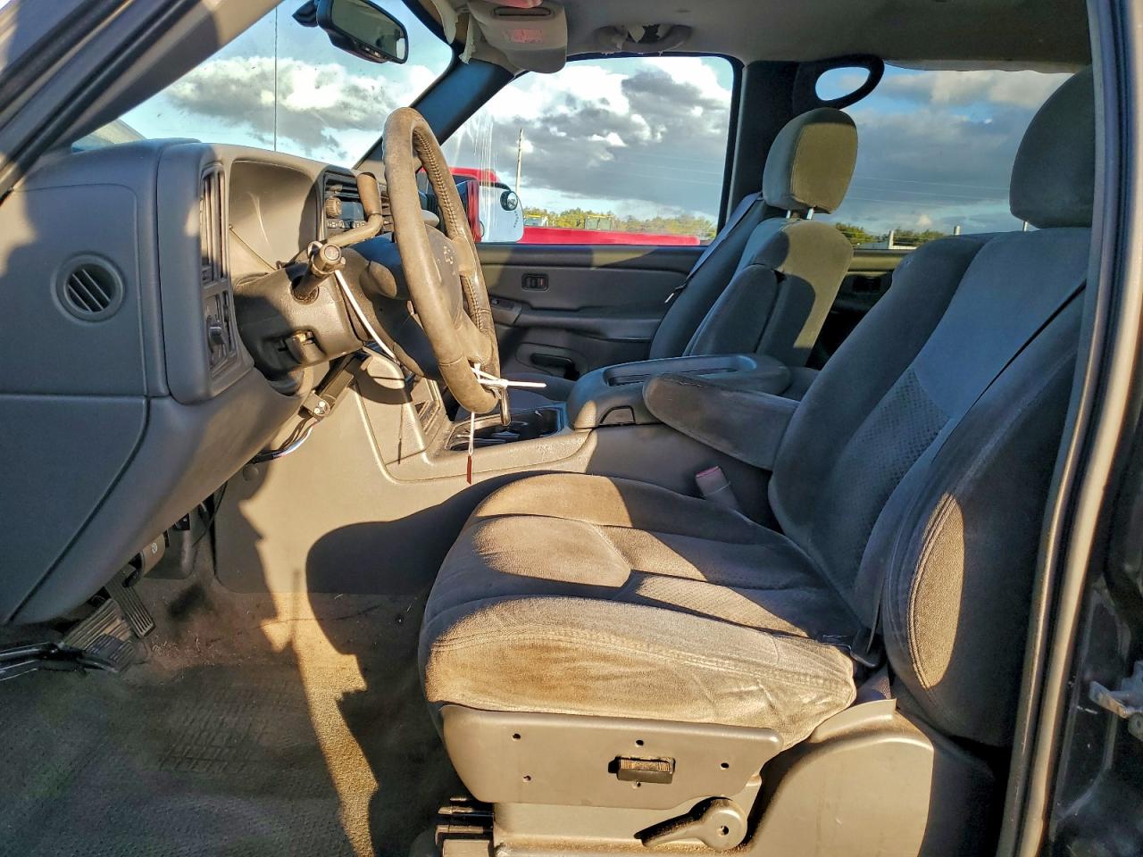 2004 CHEVROLET SILVERADO C2500 photo 7