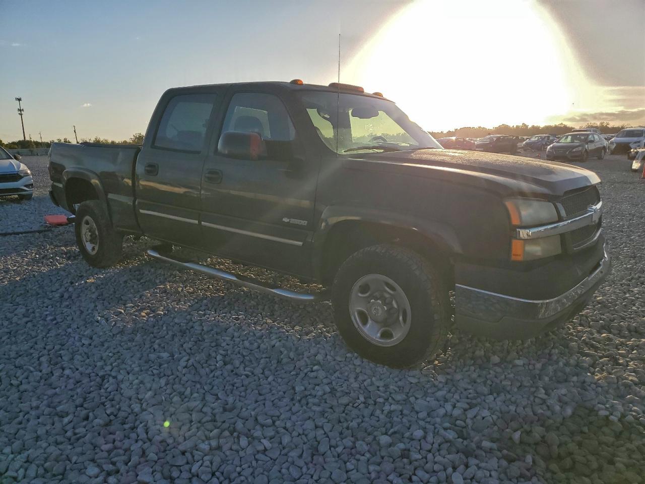 2004 CHEVROLET SILVERADO C2500 photo 4