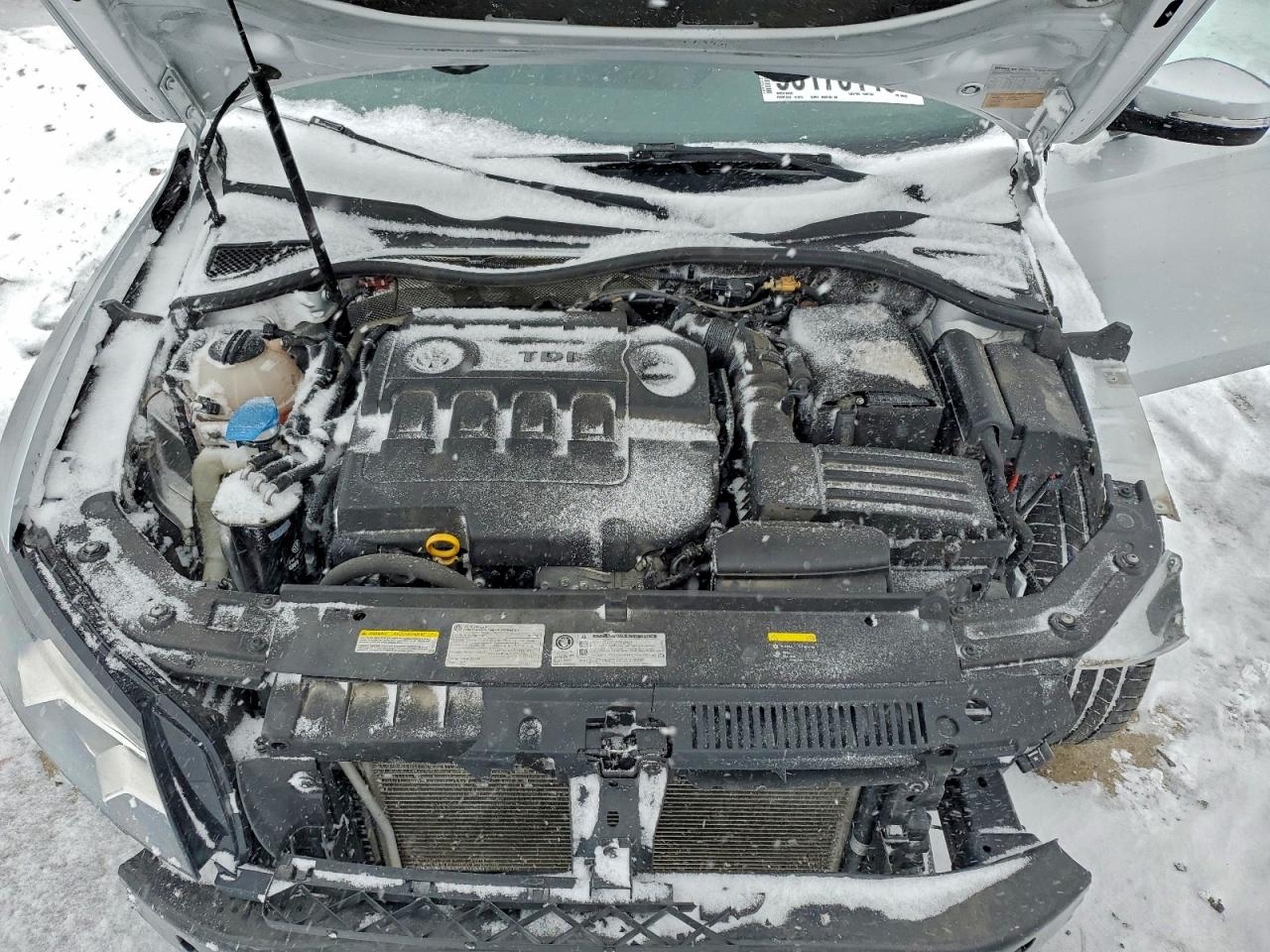 2015 VOLKSWAGEN PASSAT SE photo 11