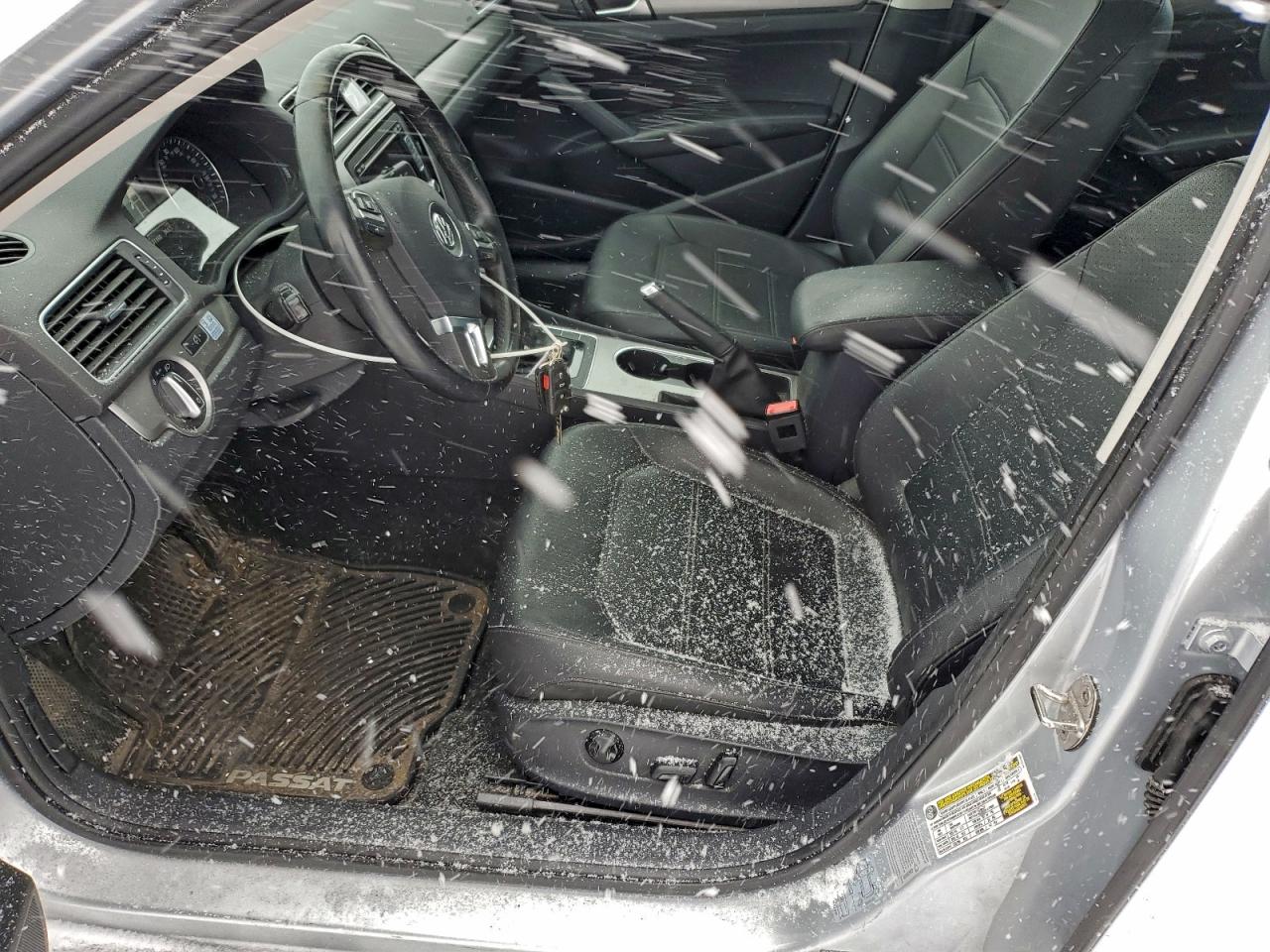 2015 VOLKSWAGEN PASSAT SE photo 7