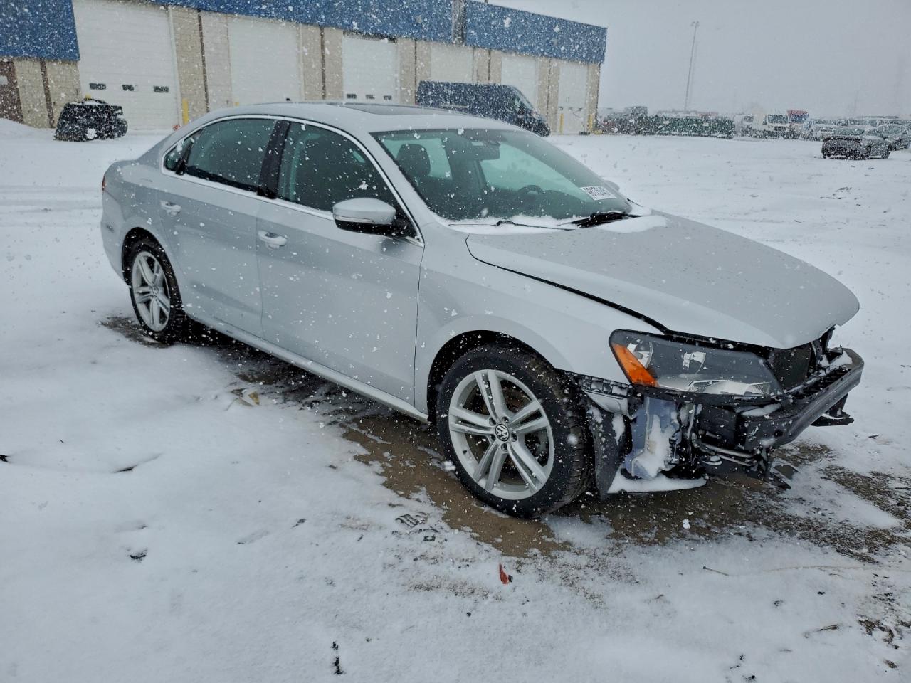 2015 VOLKSWAGEN PASSAT SE photo 4