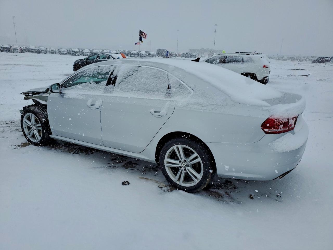 2015 VOLKSWAGEN PASSAT SE photo 2
