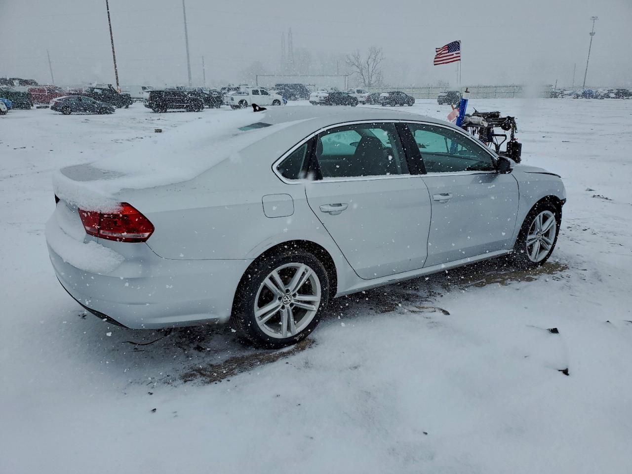2015 VOLKSWAGEN PASSAT SE photo 3