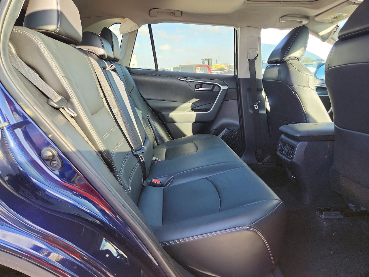 2021 TOYOTA RAV4 XLE PREMIUM photo 11
