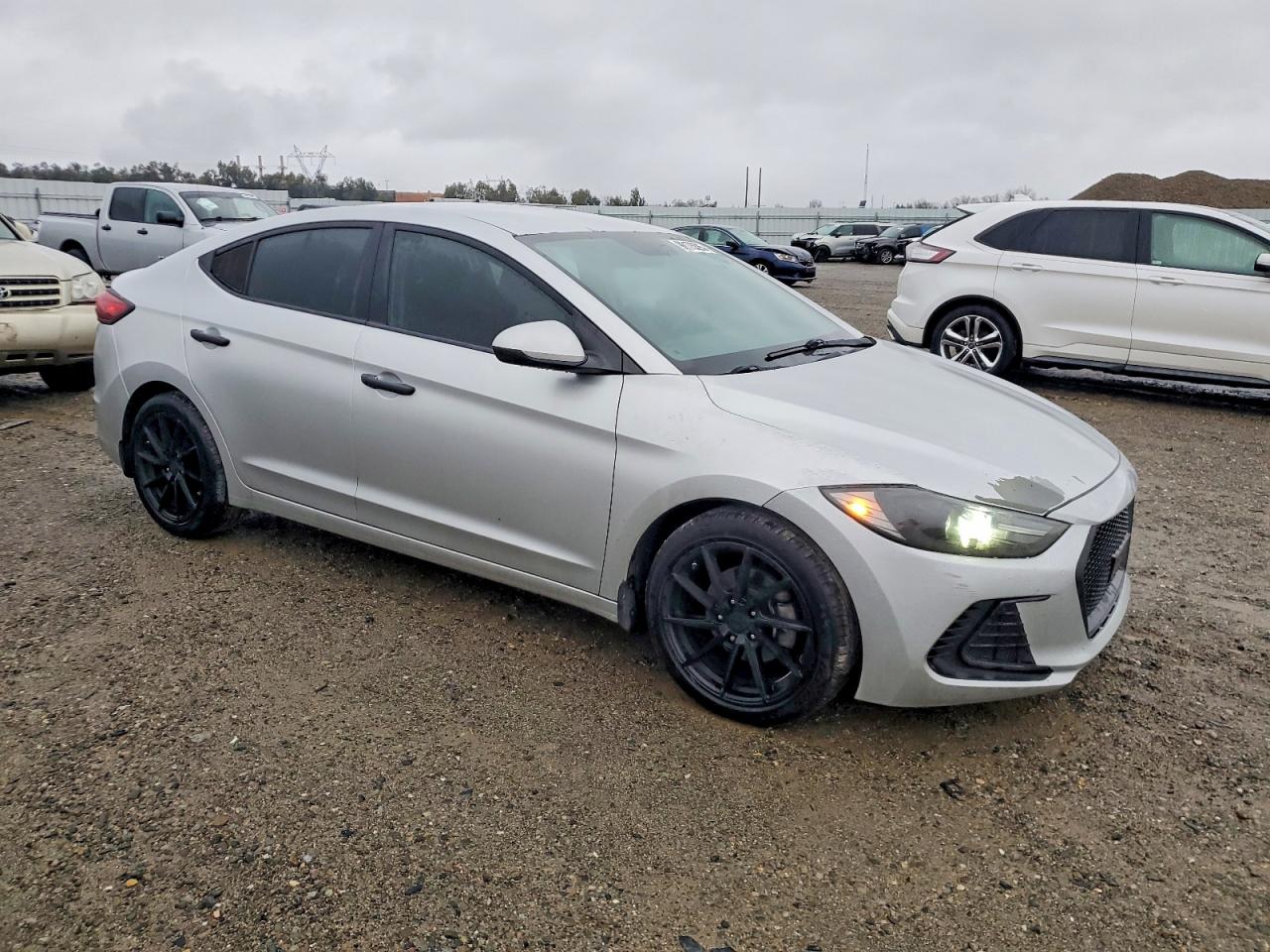 2018 HYUNDAI ELANTRA SE photo 4