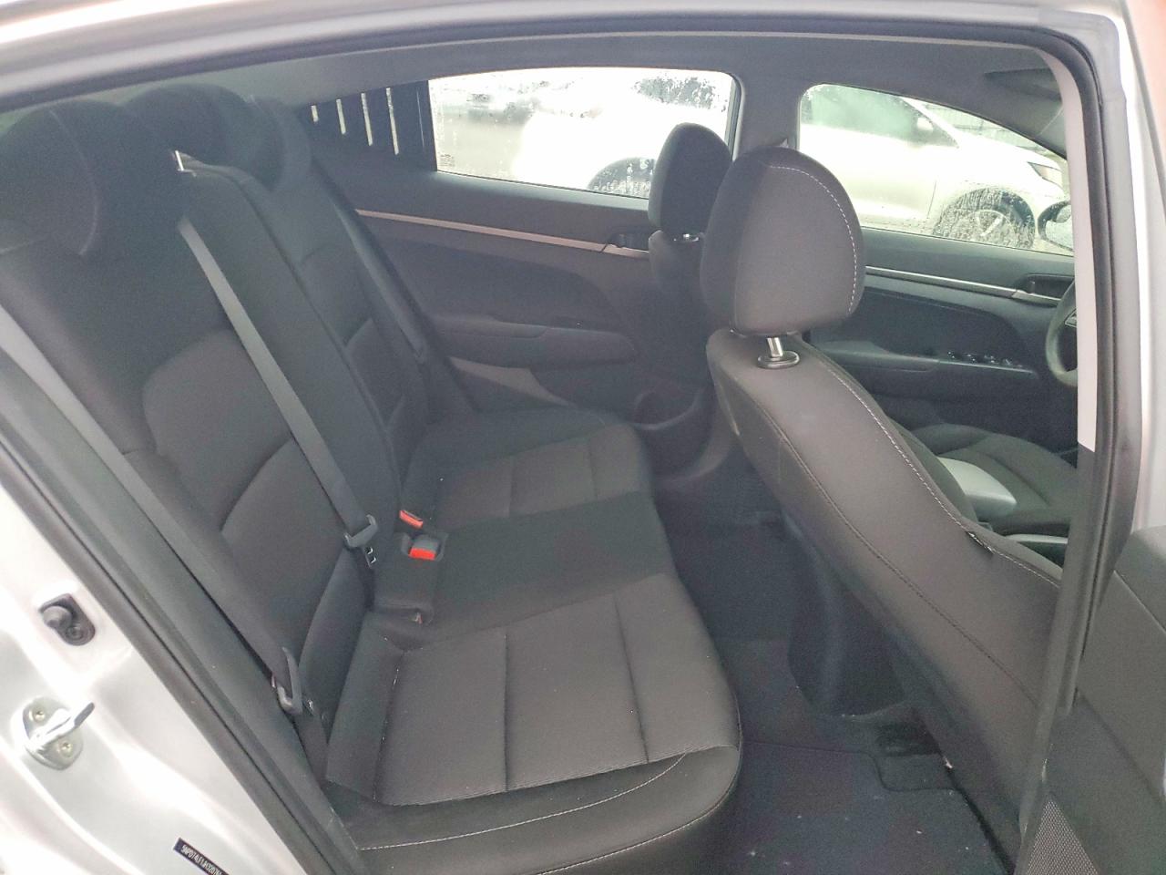 2018 HYUNDAI ELANTRA SE photo 10