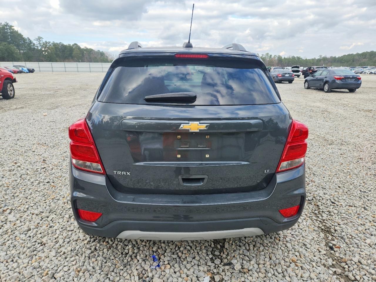 2017 CHEVROLET TRAX 1LT photo 6