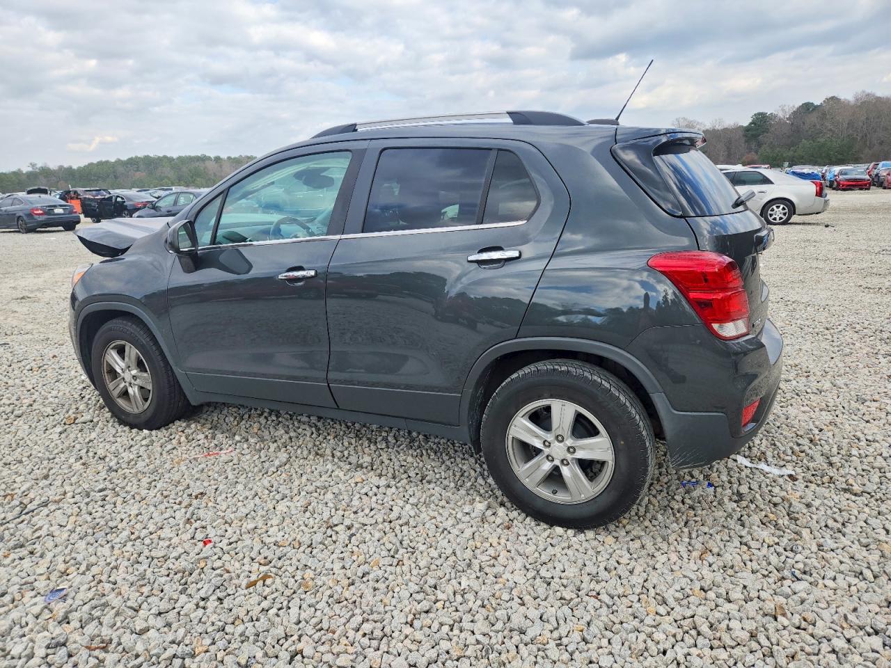 2017 CHEVROLET TRAX 1LT photo 2
