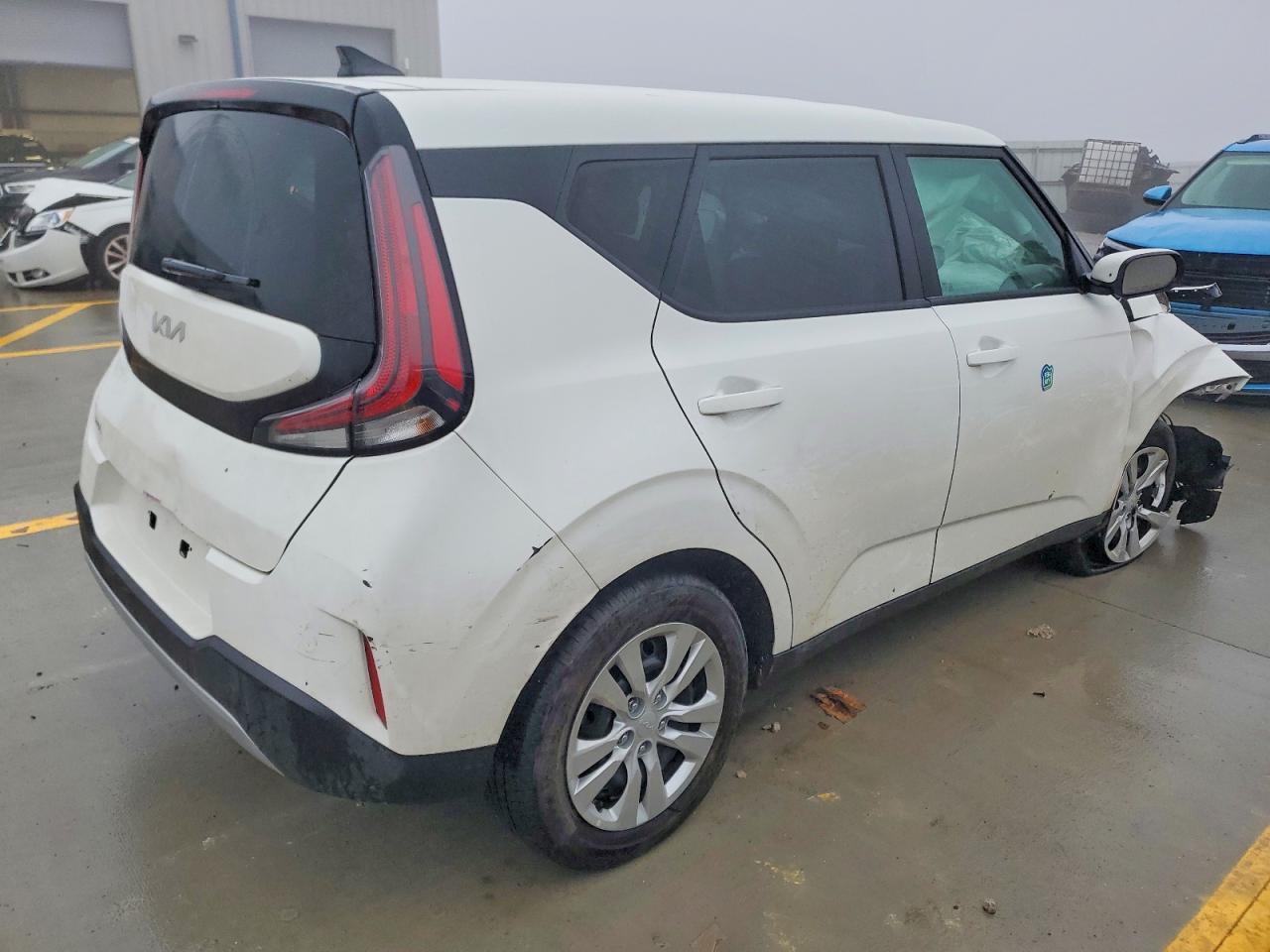 2025 KIA SOUL LX photo 3