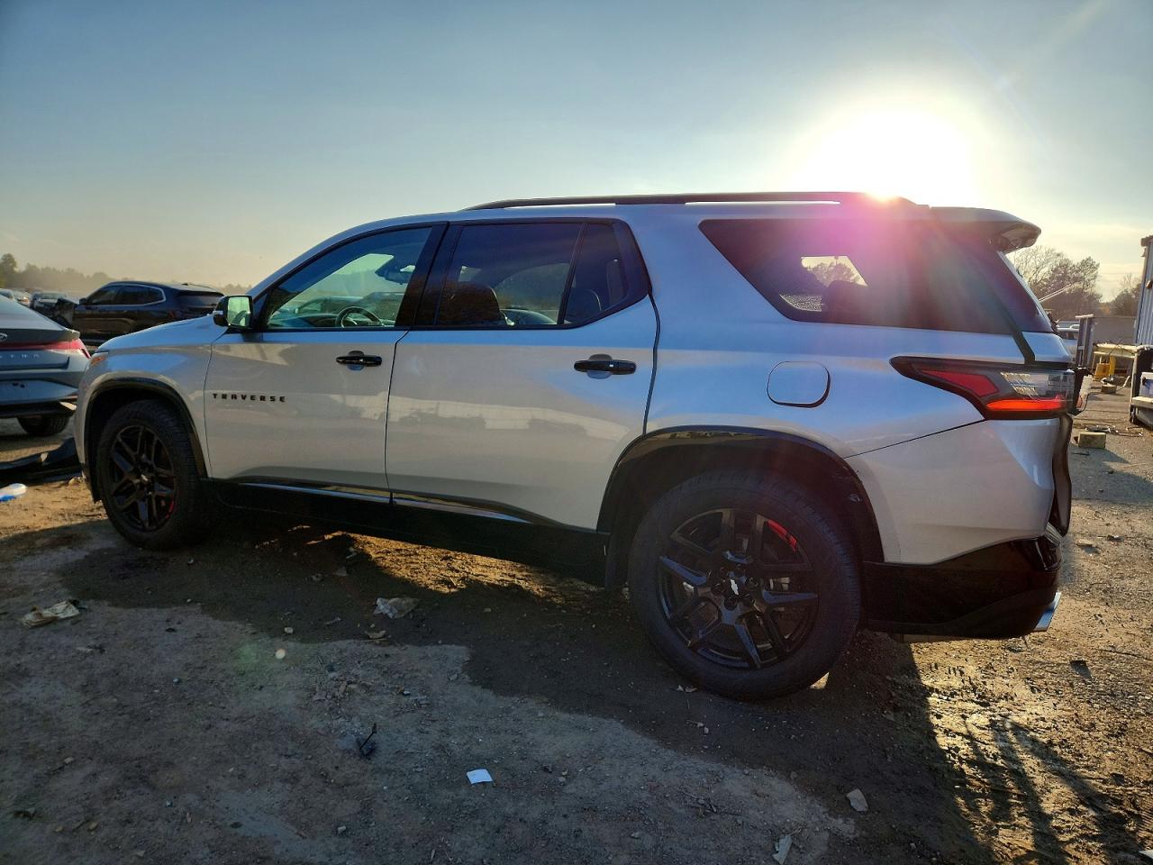 2020 CHEVROLET TRAVERSE PREMIER photo 2