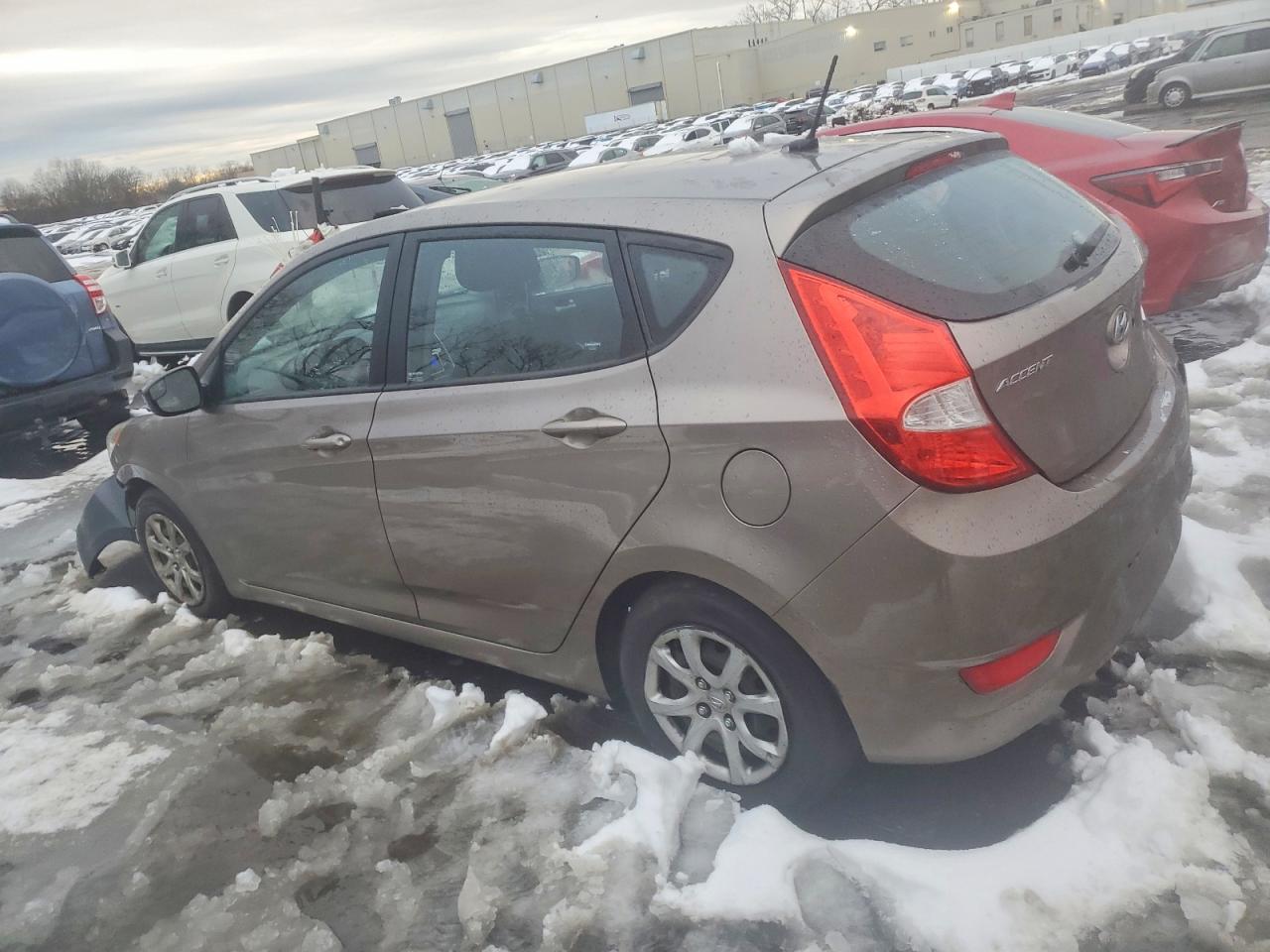 2014 HYUNDAI ACCENT GLS photo 3