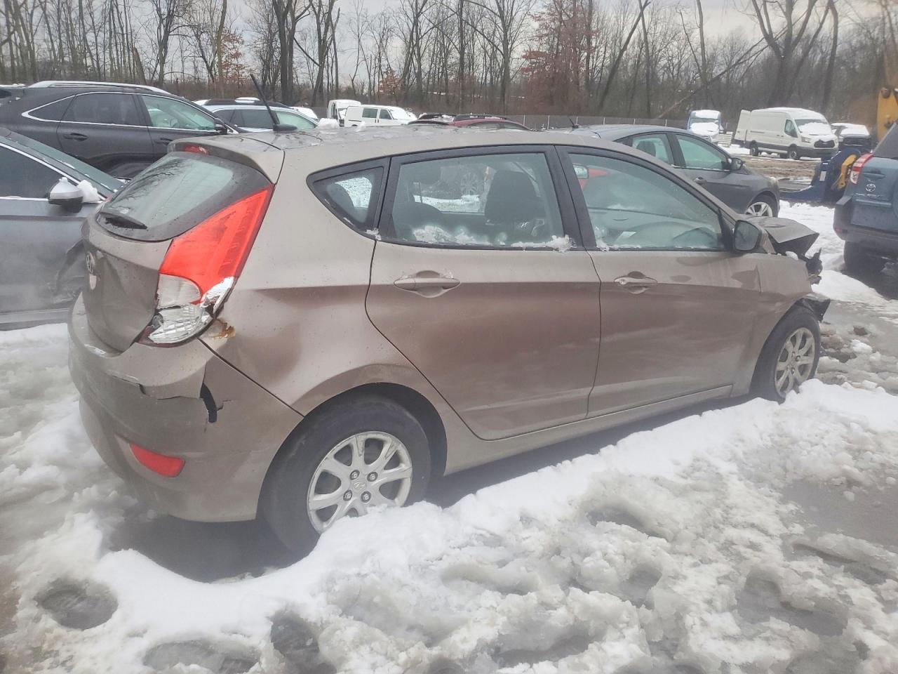 2014 HYUNDAI ACCENT GLS photo 5