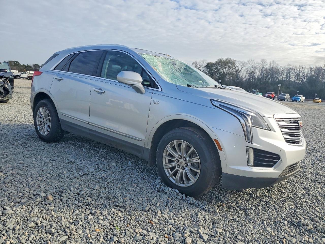 2017 CADILLAC XT5 LUXURY photo 4
