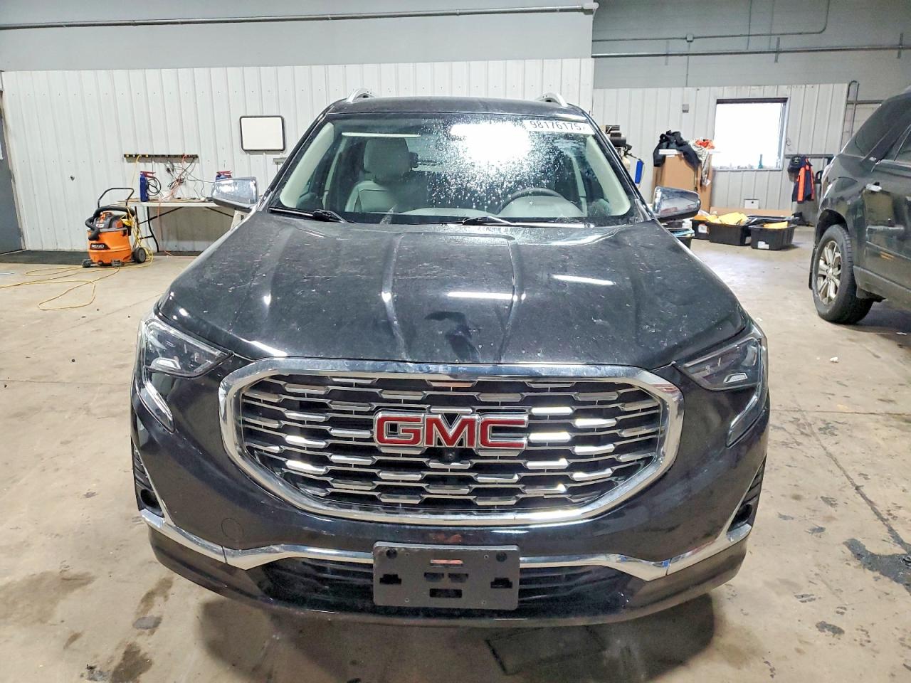 2018 GMC TERRAIN DENALI photo 5