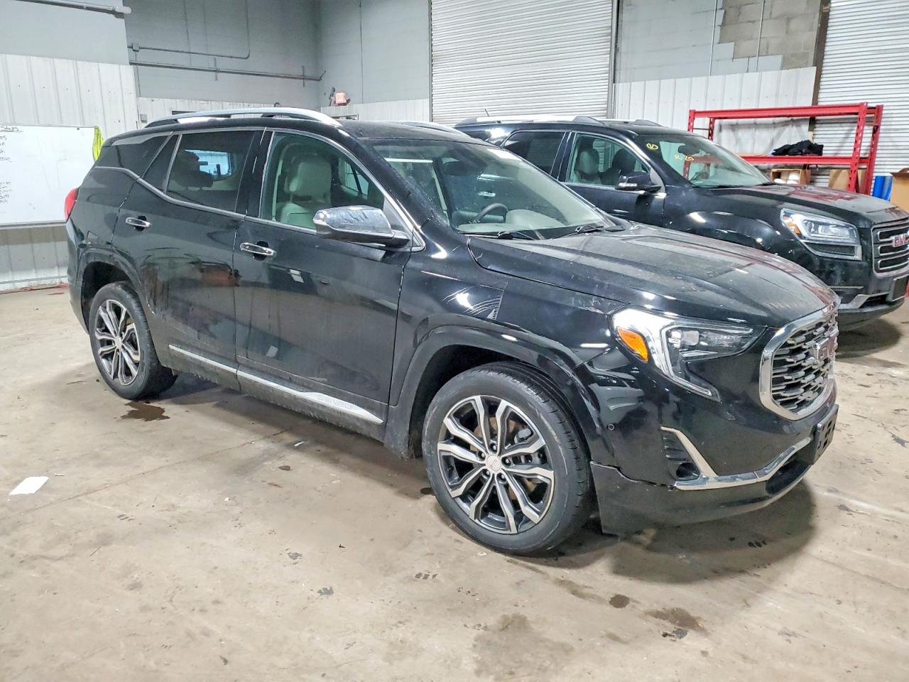 2018 GMC TERRAIN DENALI photo 4