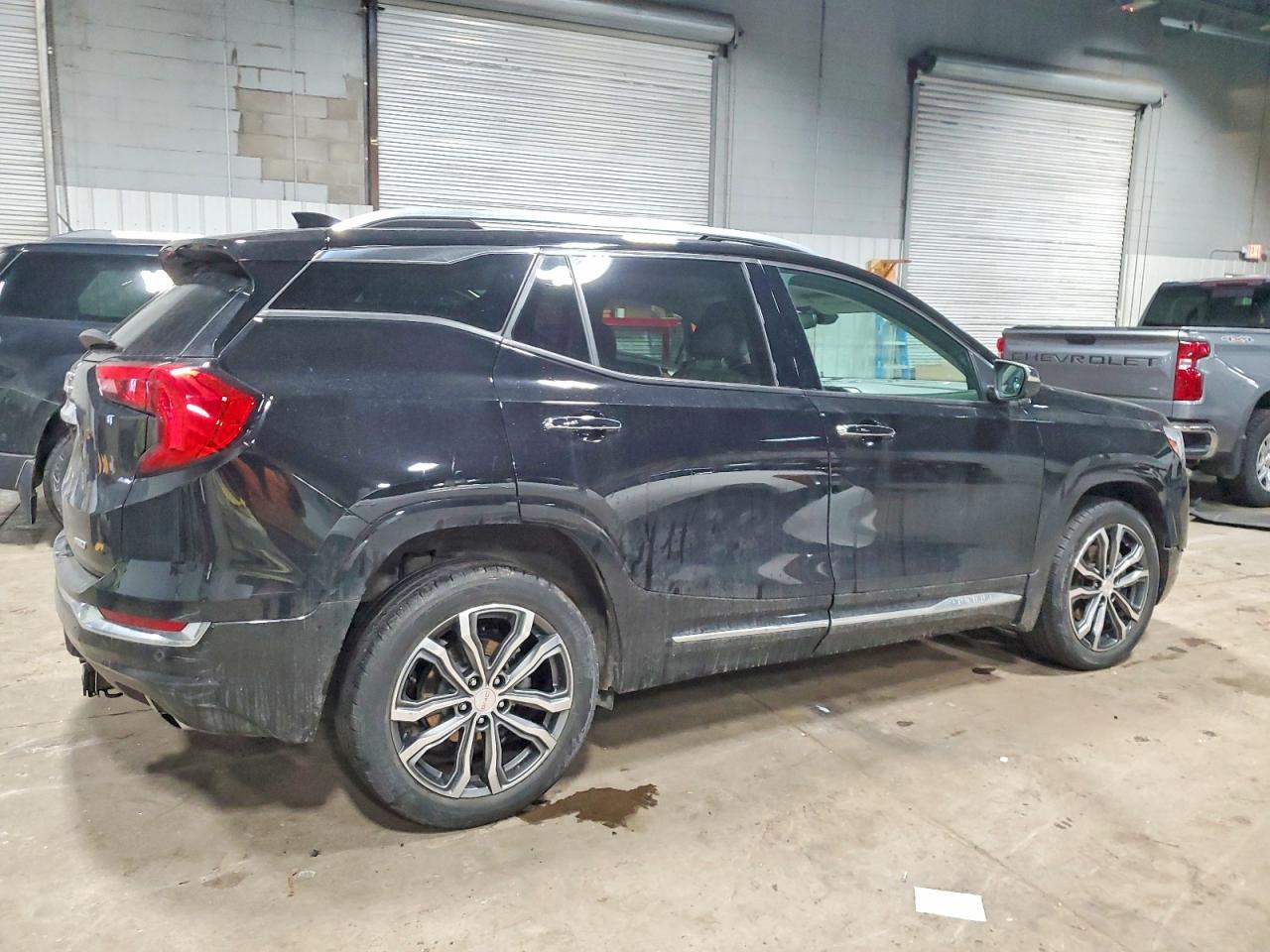 2018 GMC TERRAIN DENALI photo 3