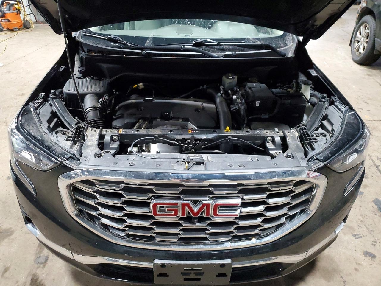 2018 GMC TERRAIN DENALI photo 12
