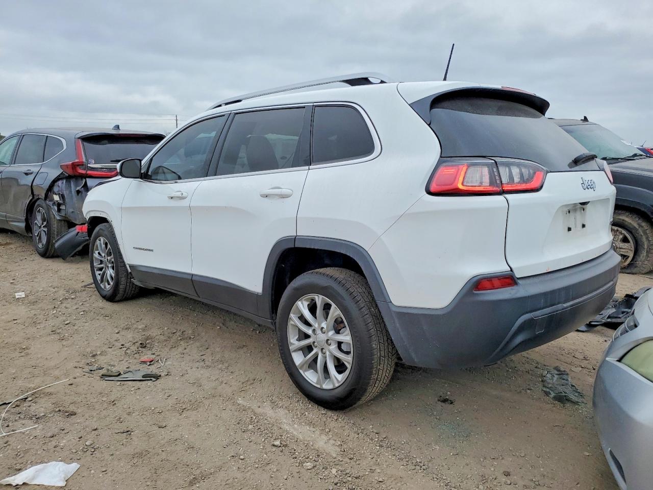 2019 JEEP CHEROKEE LATITUDE photo 2