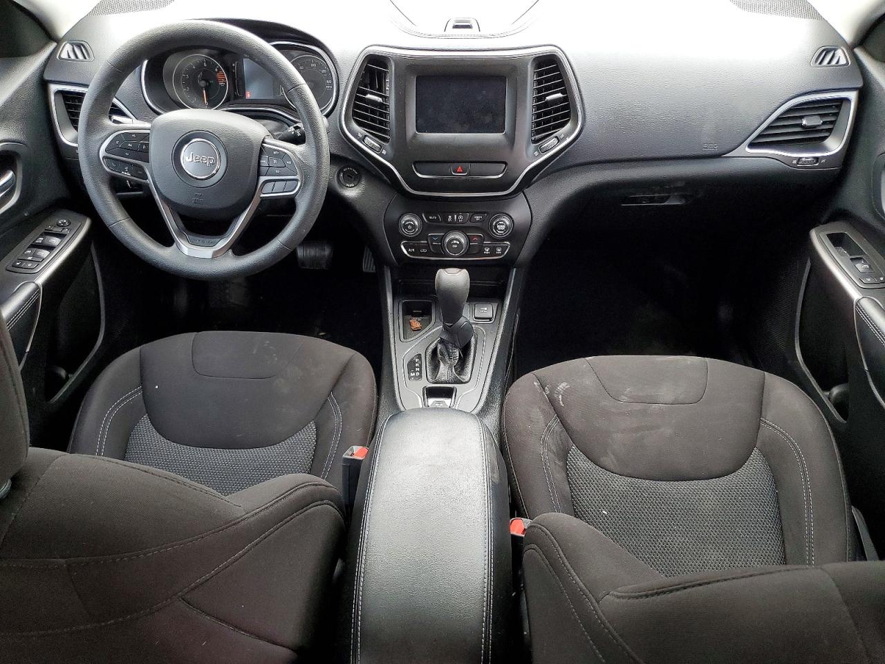 2019 JEEP CHEROKEE LATITUDE photo 8