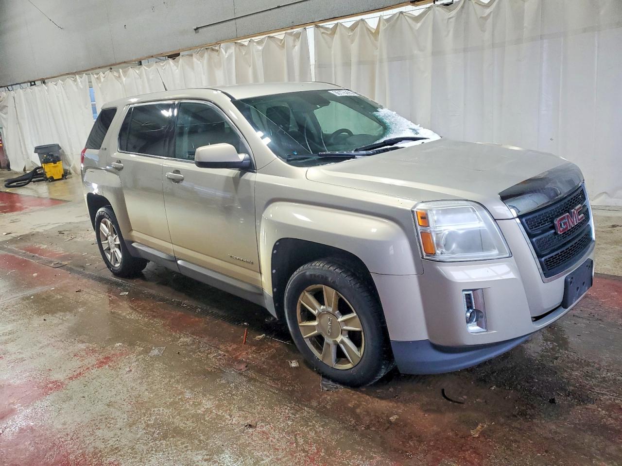 2012 GMC TERRAIN SLE photo 4