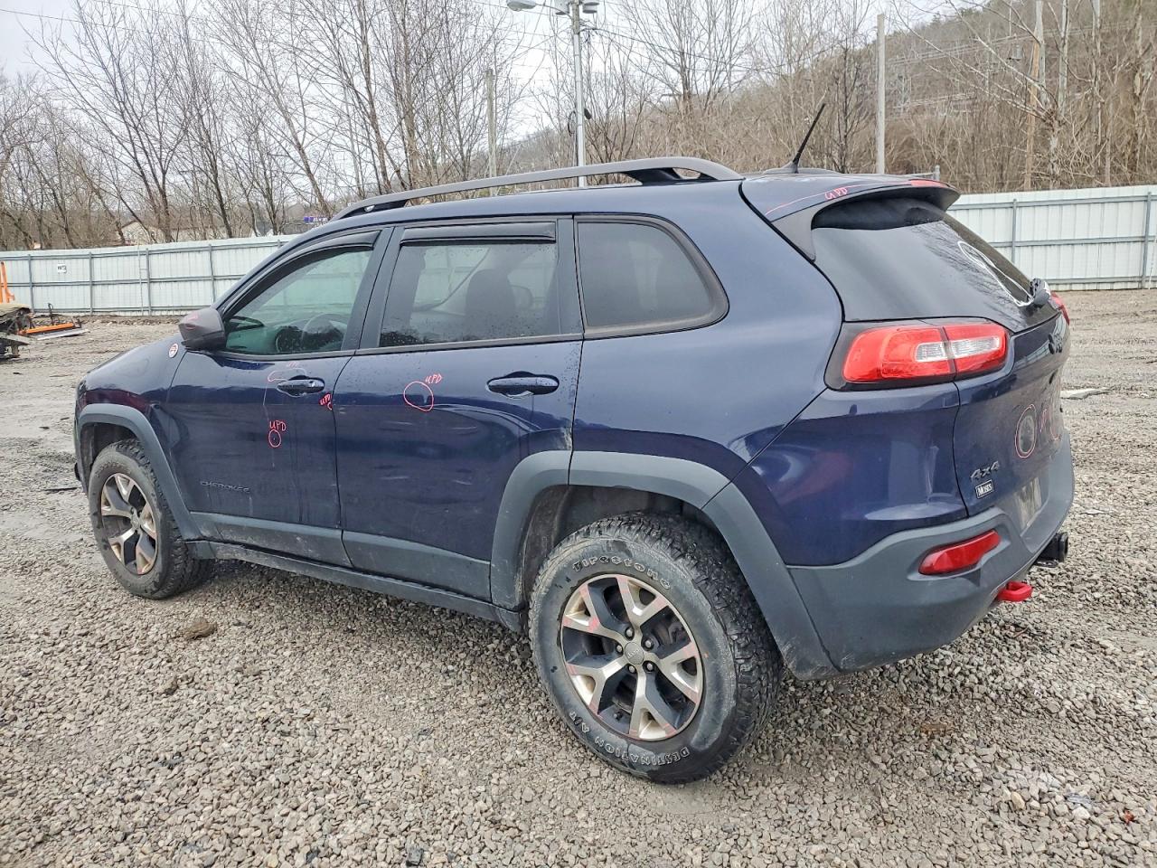2015 JEEP CHEROKEE TRAILHAWK photo 2