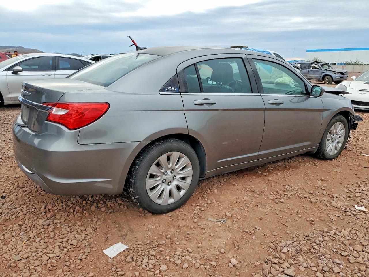 2013 CHRYSLER 200 LX photo 3