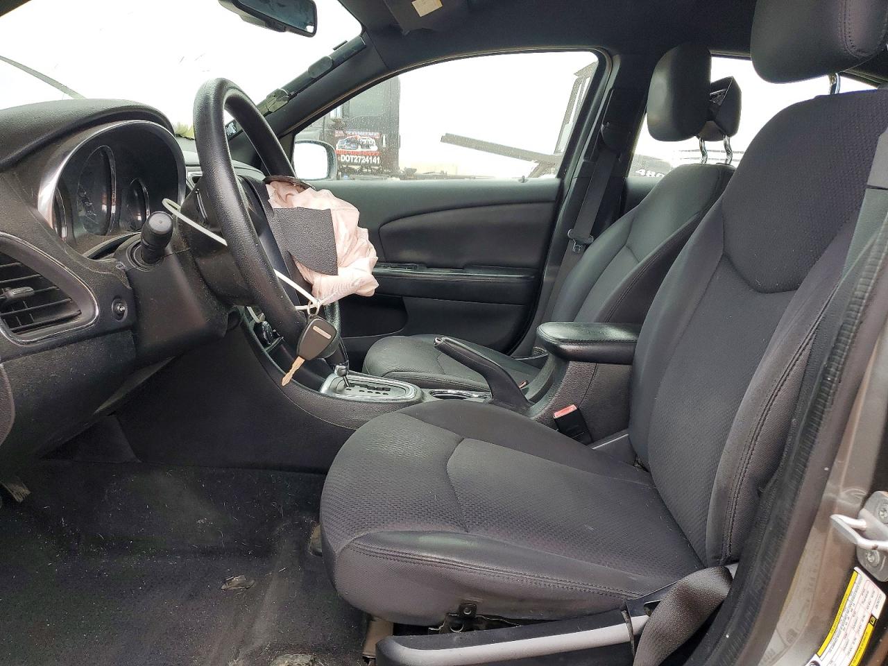 2013 CHRYSLER 200 LX photo 7