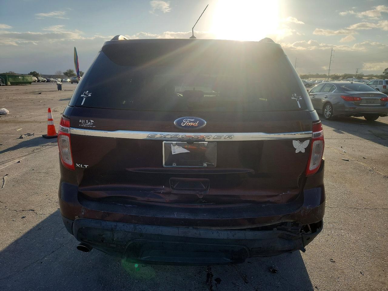 2011 FORD EXPLORER XLT photo 6