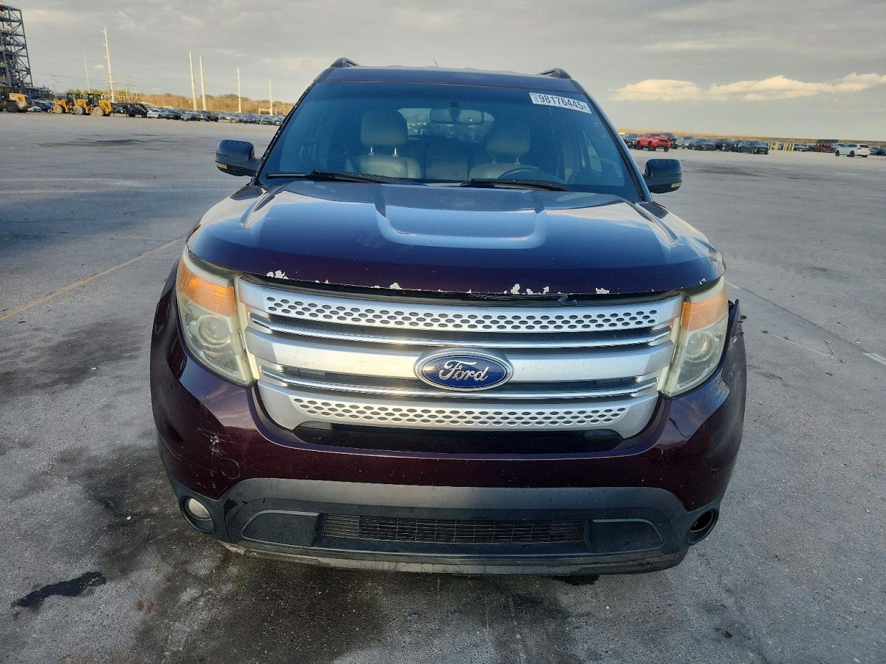 2011 FORD EXPLORER XLT photo 5