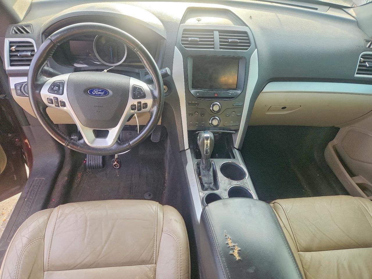 2011 FORD EXPLORER XLT photo 8