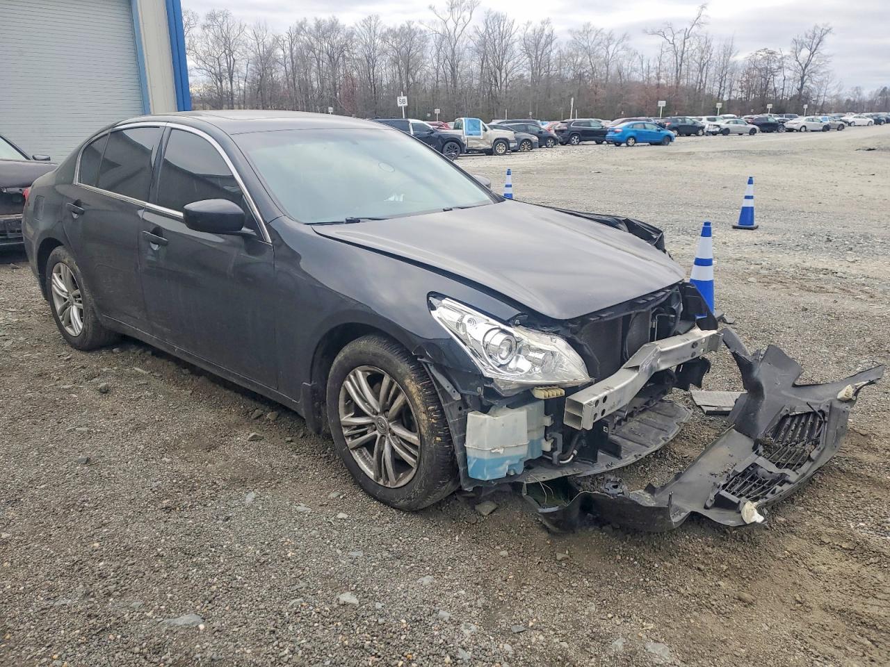2013 INFINITI G37 photo 4