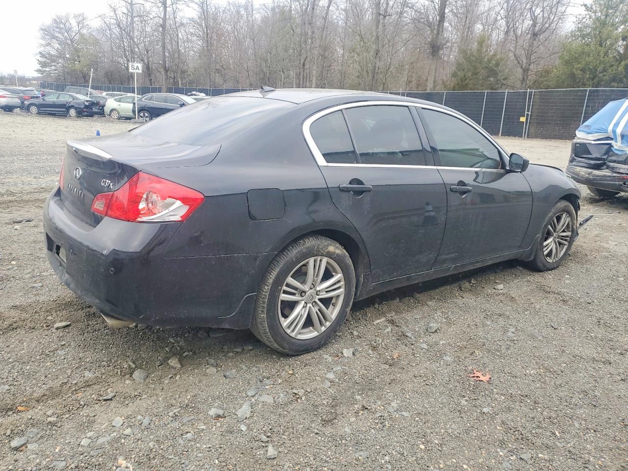 2013 INFINITI G37 photo 3