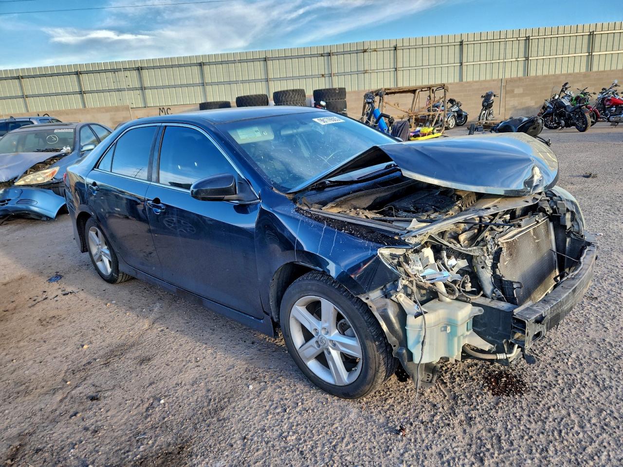2014 TOYOTA CAMRY L photo 4