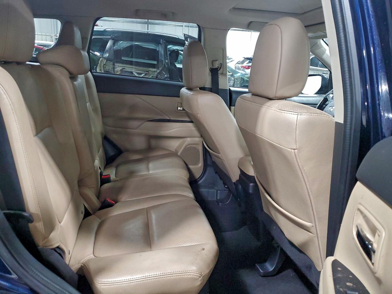 2016 MITSUBISHI OUTLANDER SE photo 11