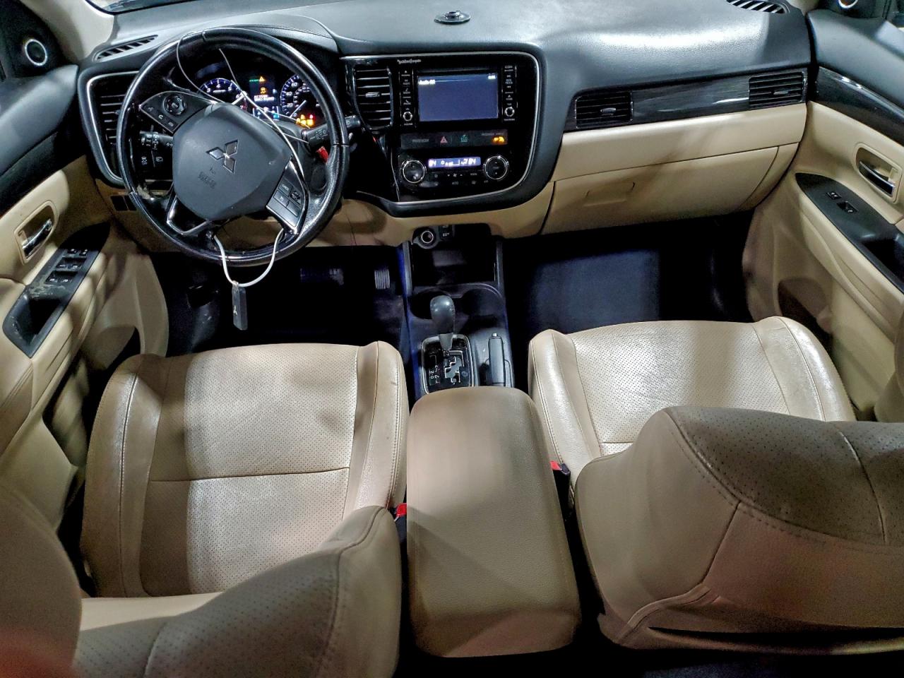 2016 MITSUBISHI OUTLANDER SE photo 8